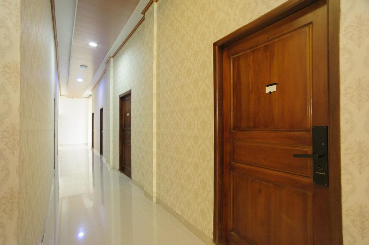 Urbanview Hotel Jib Bandar Lampung By Reddoorz エクステリア 写真